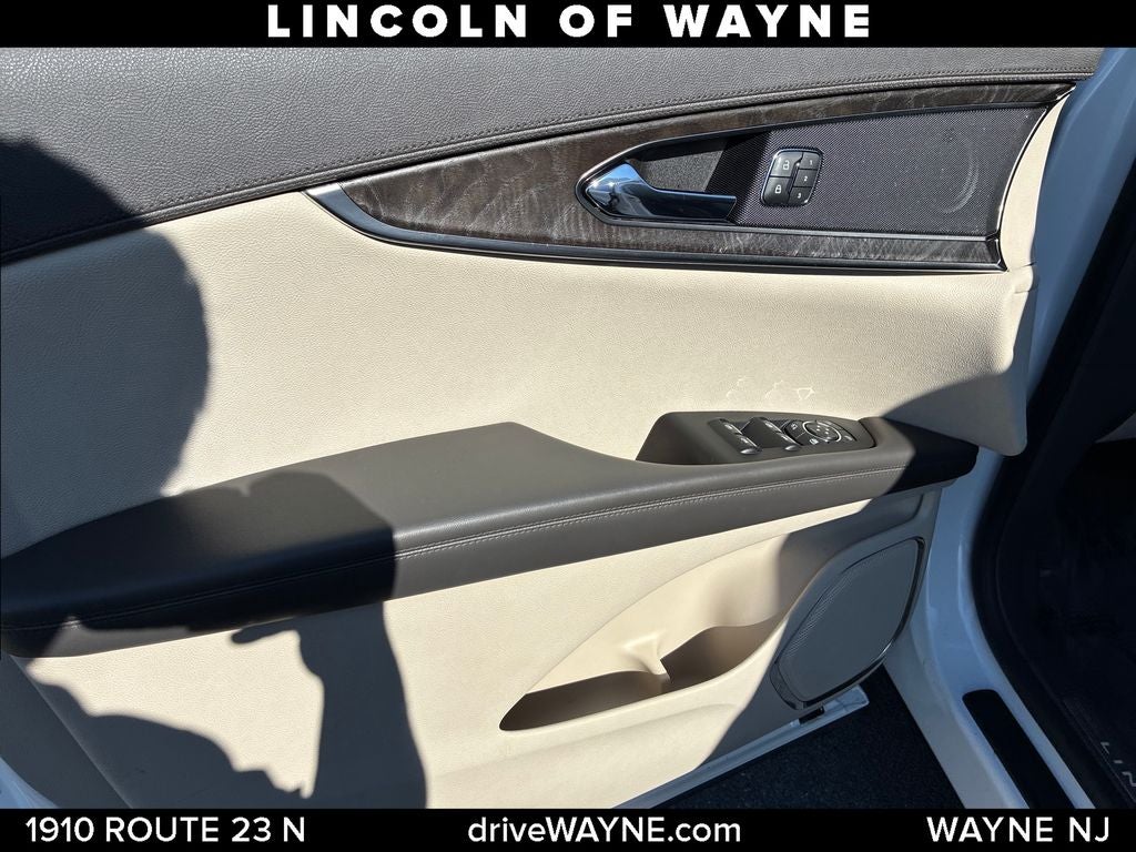 2019 Lincoln Nautilus Select