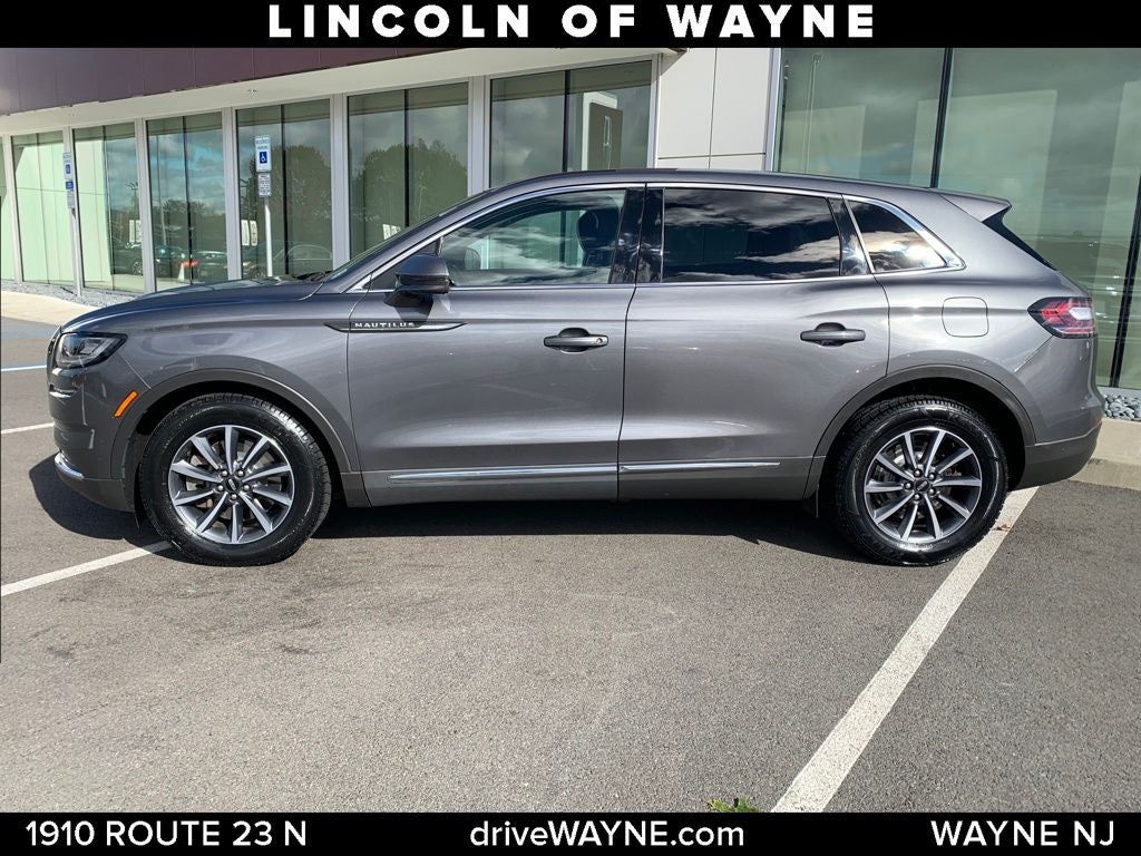 2022 Lincoln Nautilus Standard