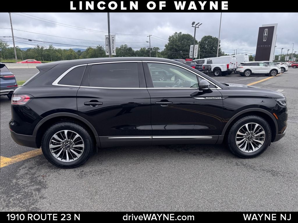 2022 Lincoln Nautilus Standard