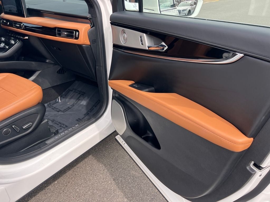 2022 Lincoln Nautilus Black Label