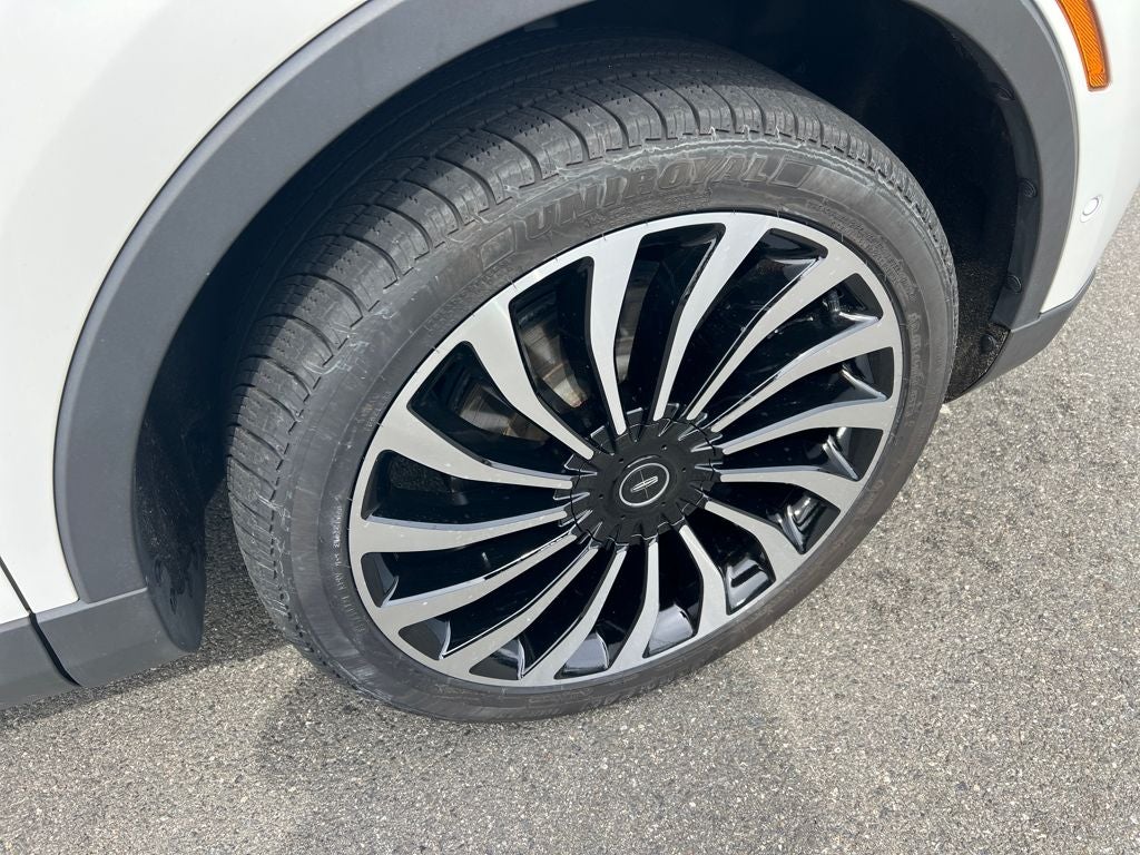 2022 Lincoln Nautilus Black Label