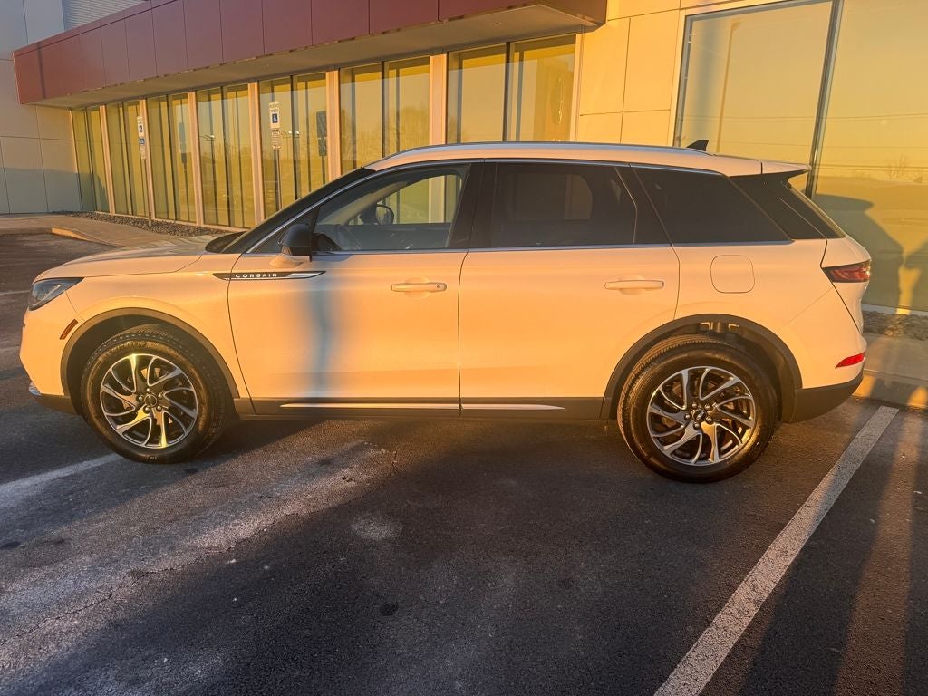 2022 Lincoln Corsair Standard