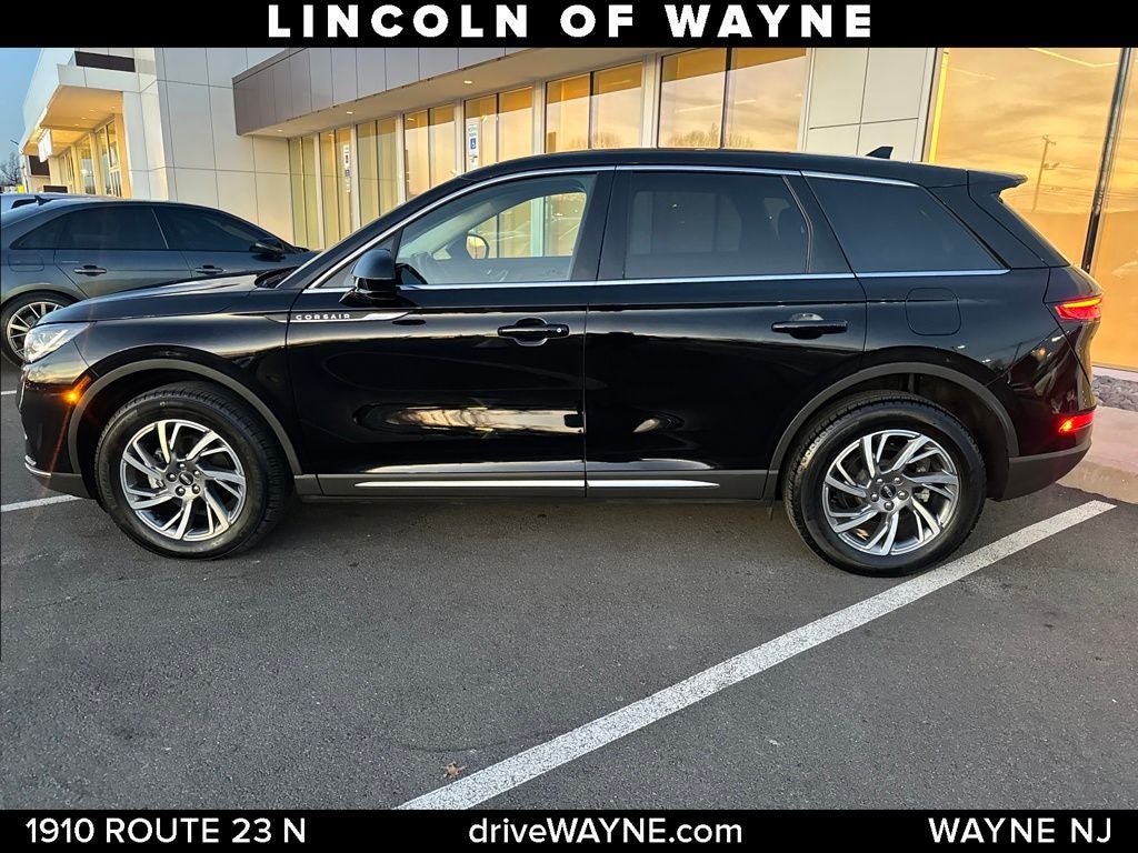 2023 Lincoln Corsair Standard