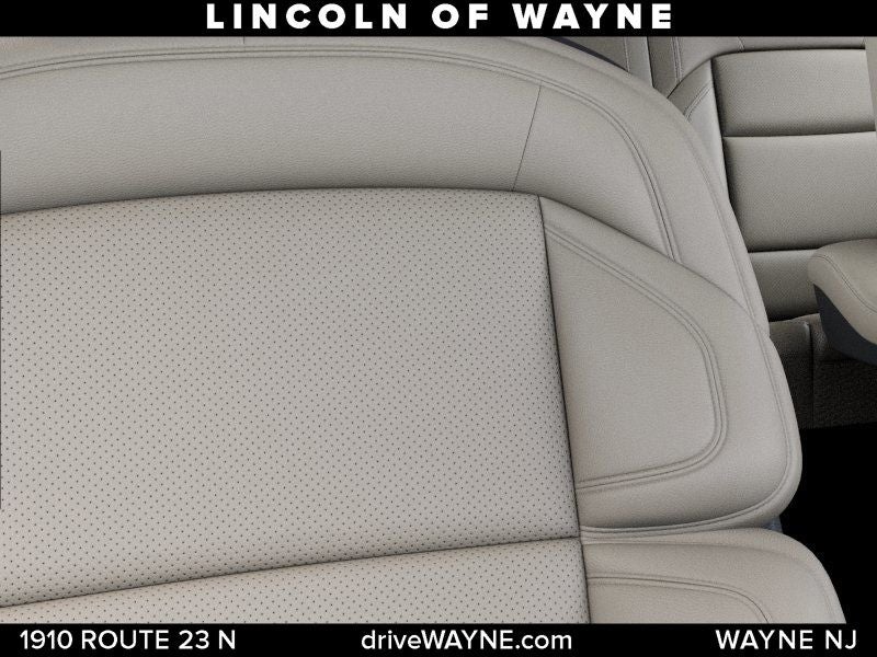 2027 Lincoln Navigator Premiere