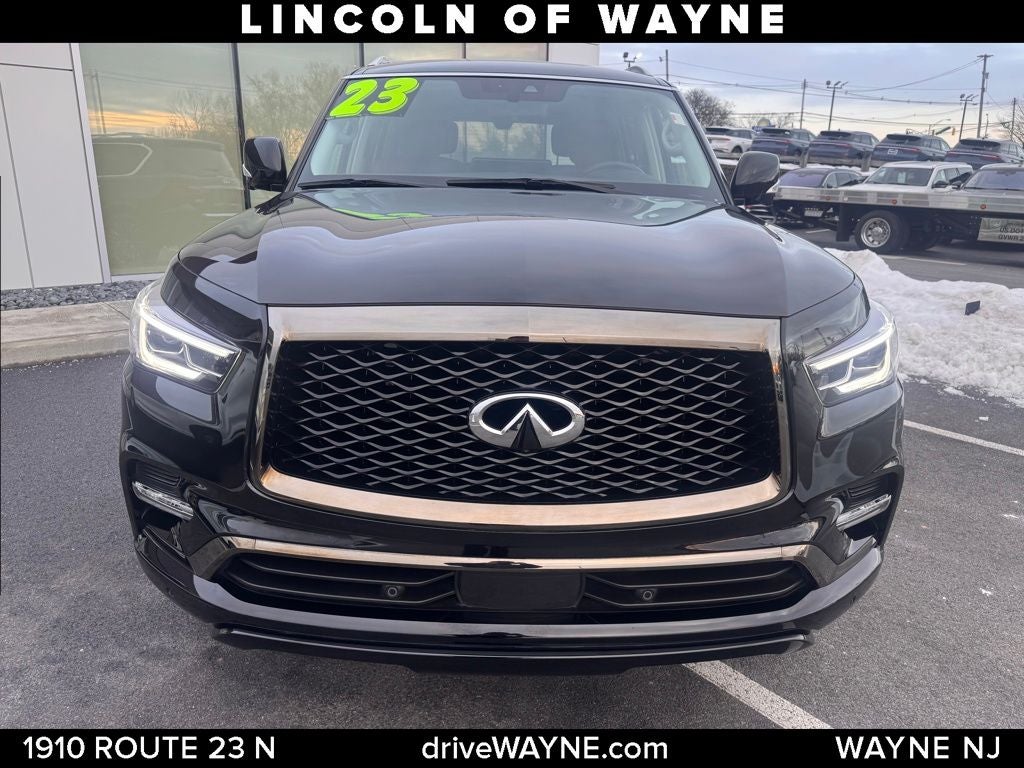 2023 INFINITI QX80 Premium Select