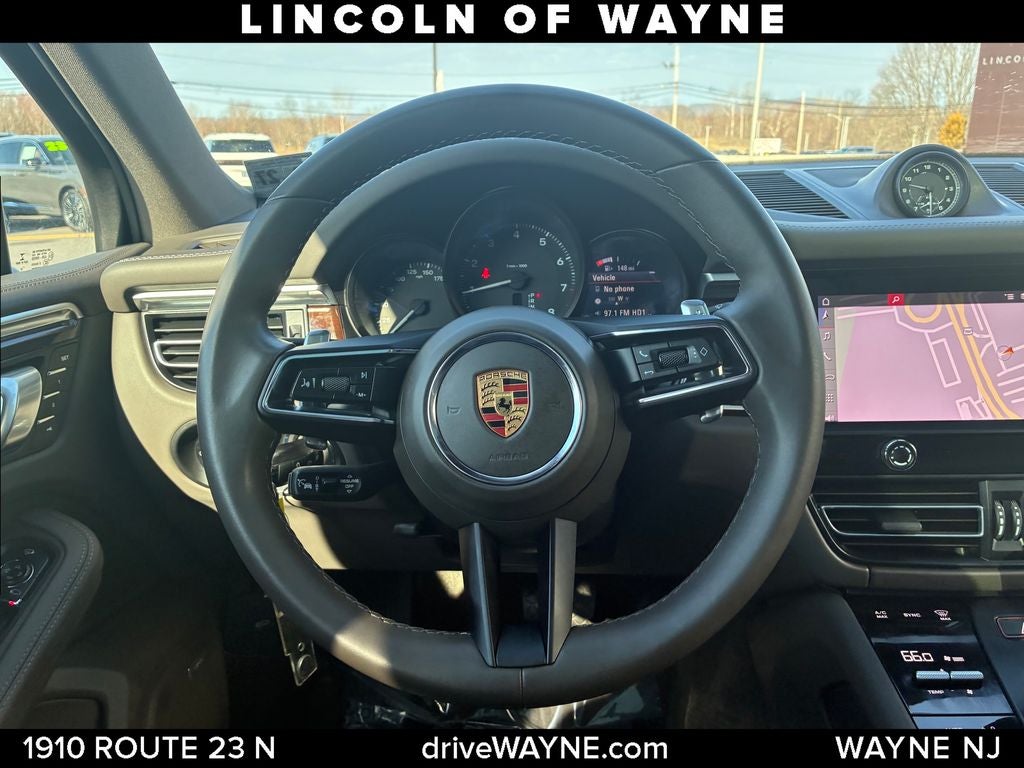 2022 Porsche Macan Base