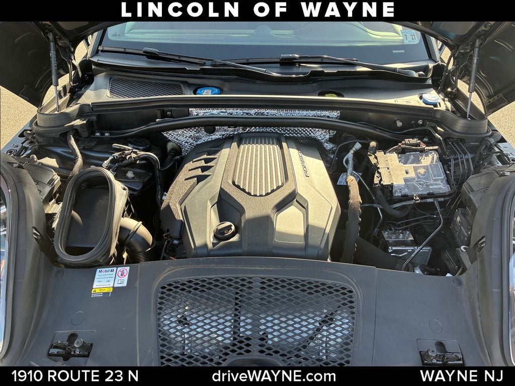 2022 Porsche Macan Base