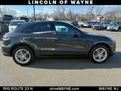 2022 Porsche Macan Base