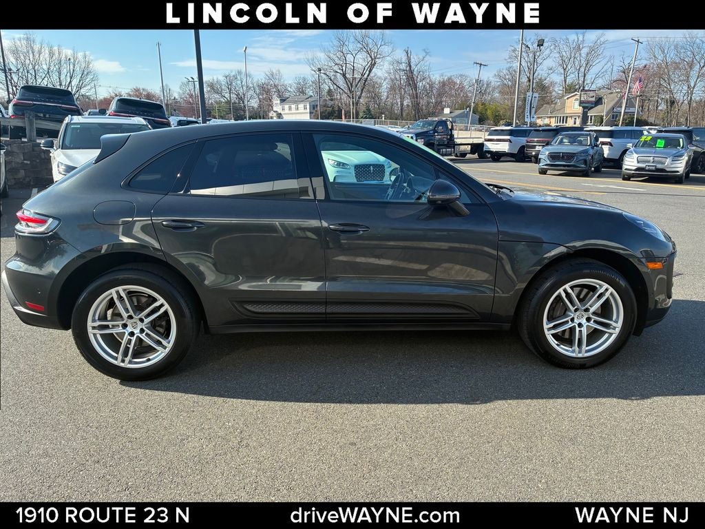 2022 Porsche Macan Base