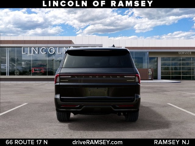 2027 Lincoln Navigator Premiere