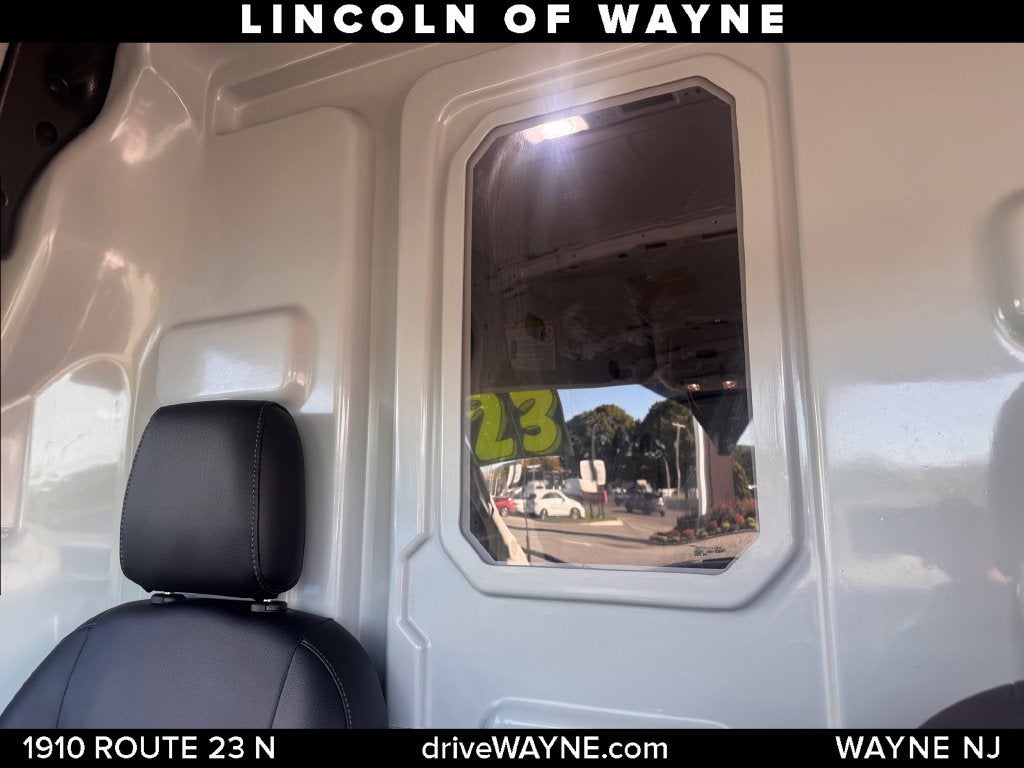 2023 Ford Transit-350 T-350 130" Med Rf 9500 GVWR RWD