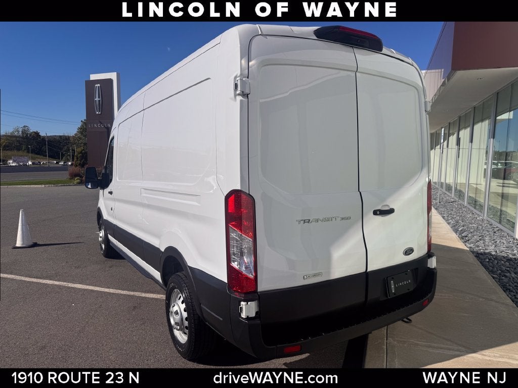 2023 Ford Transit-350 T-350 130" Med Rf 9500 GVWR RWD