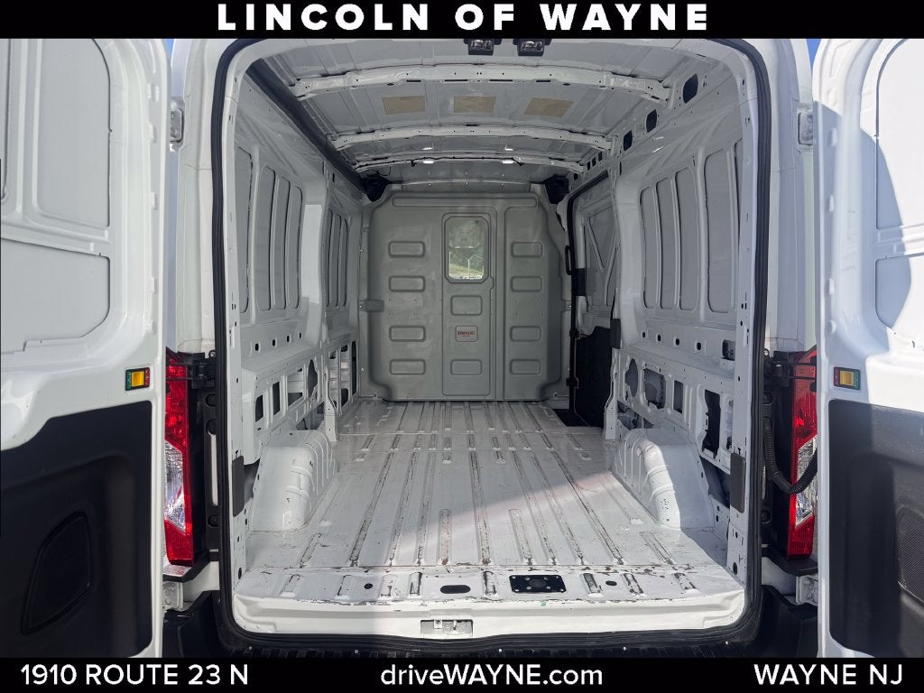 2023 Ford Transit-350 T-350 130" Med Rf 9500 GVWR RWD
