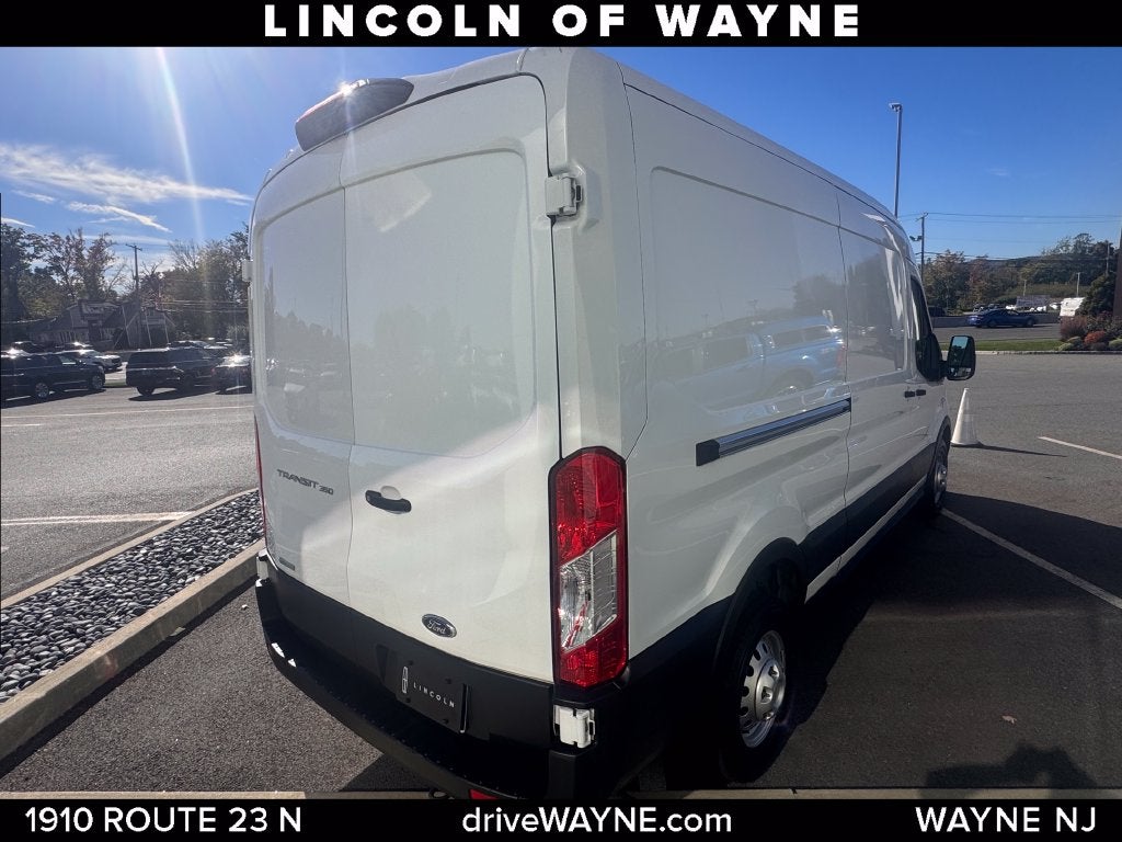 2023 Ford Transit-350 T-350 130" Med Rf 9500 GVWR RWD