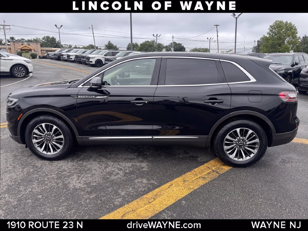 2022 Lincoln Nautilus Standard