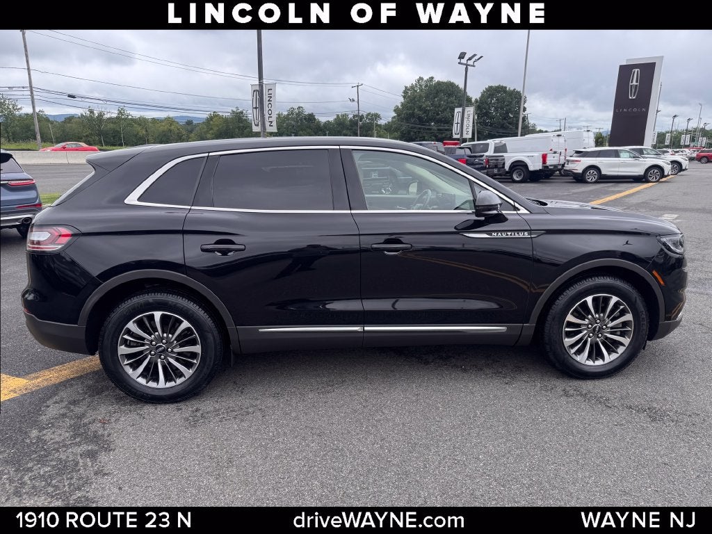 2022 Lincoln Nautilus Standard