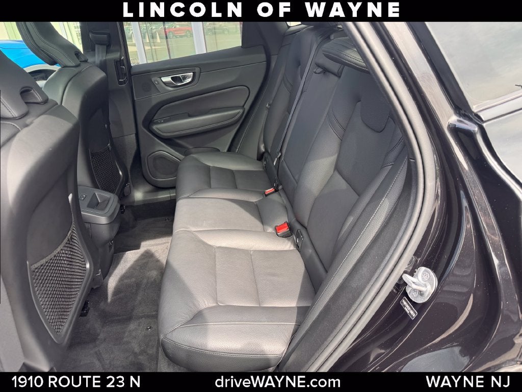 2025 Volvo XC60 B5 Plus