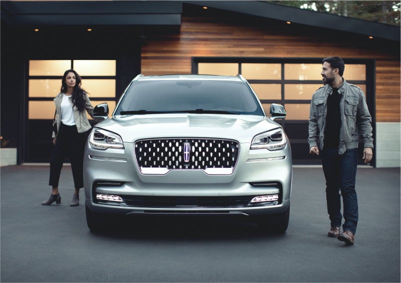 The sparkling grille of the 2023 Lincoln Aviator® Grand Touring model | Lincoln of Wayne in Wayne NJ