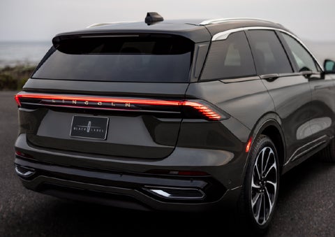 The rear of a 2025 Lincoln Black Label Nautilus® SUV displays full LED rear lighting. | Lincoln of Wayne in Wayne NJ