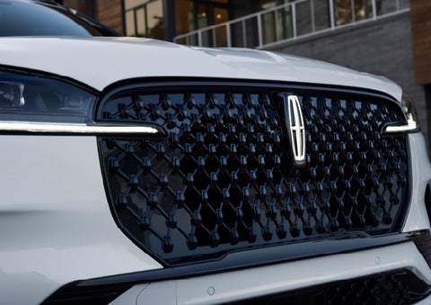 The front grille of a 2026 Lincoln Aviator® SUV is shown. | Lincoln of Wayne in Wayne NJ