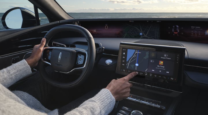 The driver of a 2026 Lincoln Nautilus® SUV interacts with the new Lincoln Digital Experience. | Lincoln of Wayne in Wayne NJ