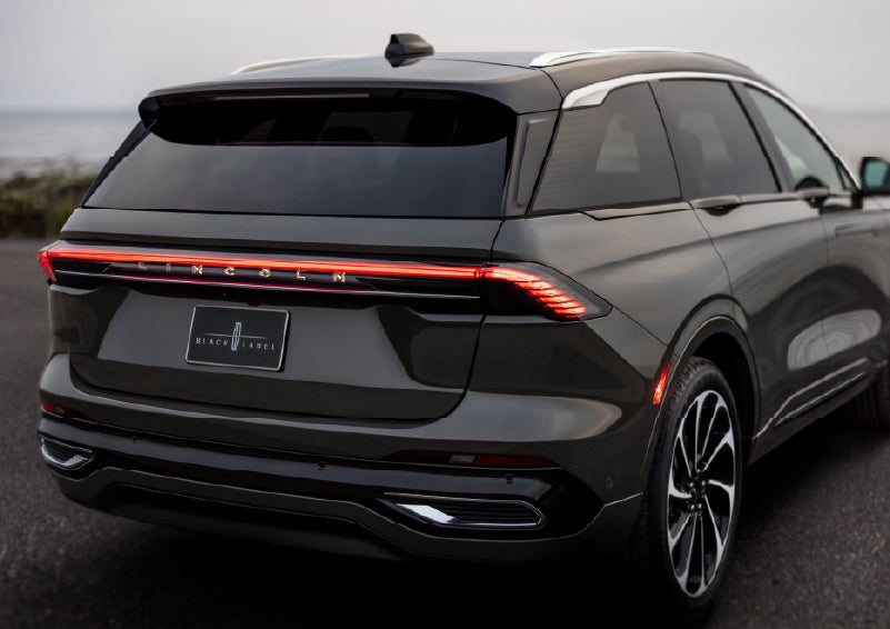The rear of a 2026 Lincoln Black Label™ Nautilus® SUV displays full LED rear lighting. | Lincoln of Wayne in Wayne NJ