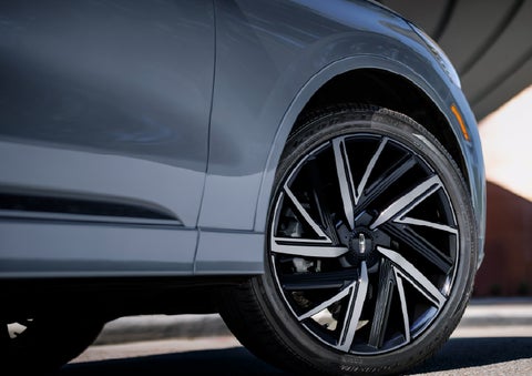 The wheel of the 2027 Lincoln Aviator® Black Label™ SUV is shown slightly angled out. | Lincoln of Wayne in Wayne NJ